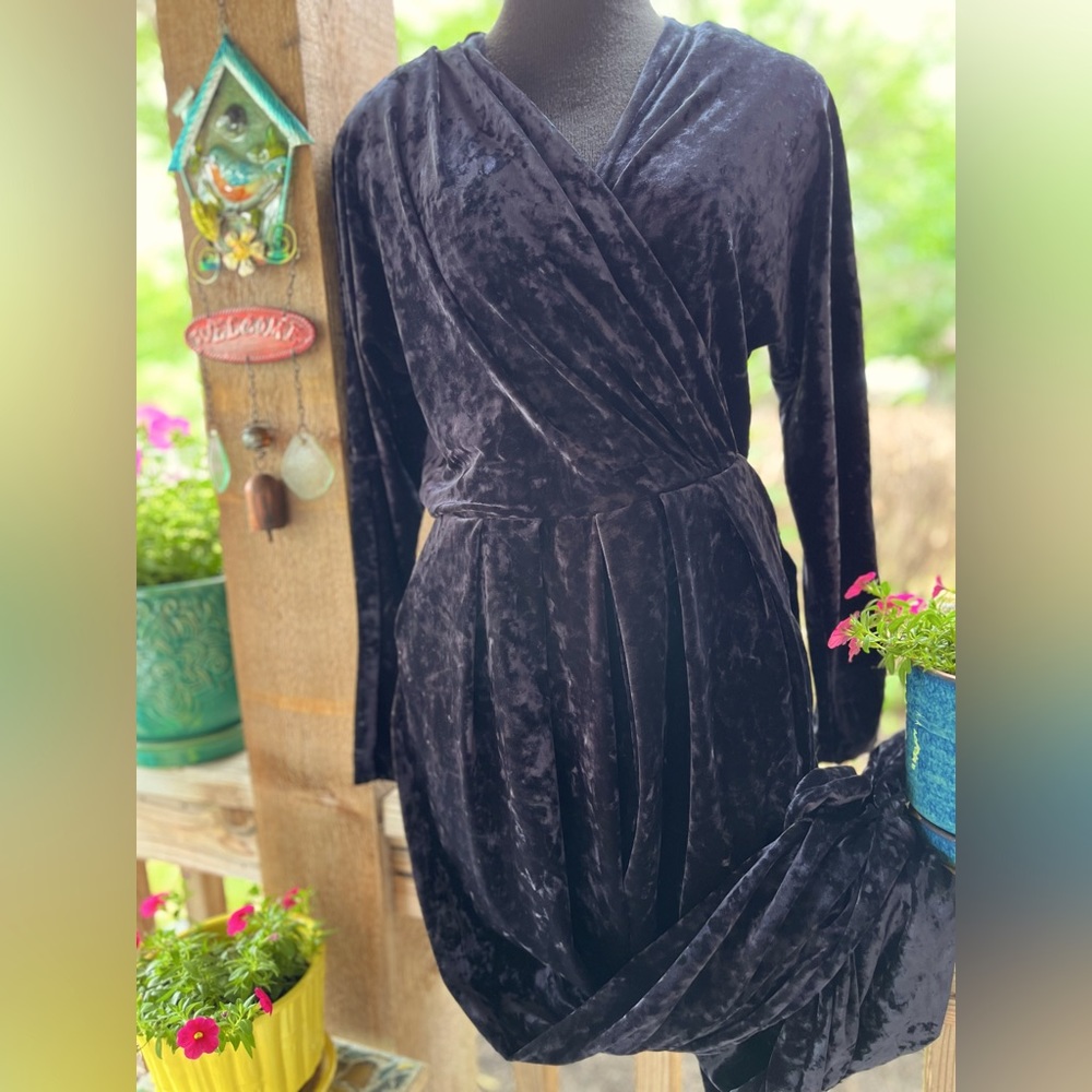 Vintage 80’s Tape Measure Black Crushed Velvet Pull-On V Neck Pockets Jumpsuit